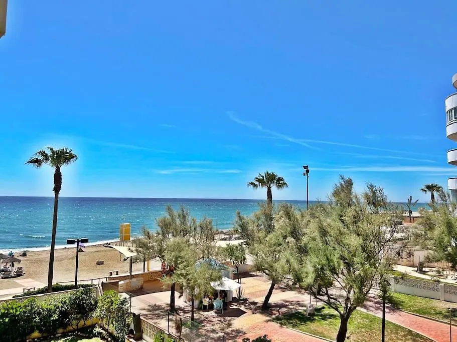 Primera Linea De Playa Nuevo Y Luminoso Fuengirola Spain