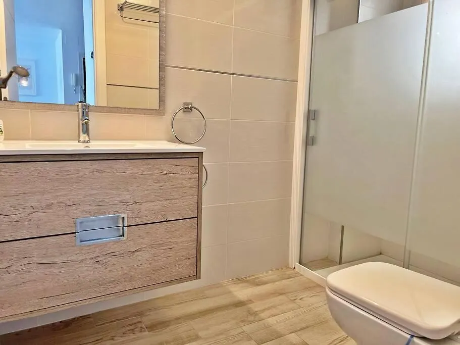 Apartamento Primera Linea De Playa Nuevo Y Luminoso Fuengirola España
